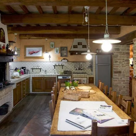 Sleeps 8 Pool Air Con Wifi Toscella